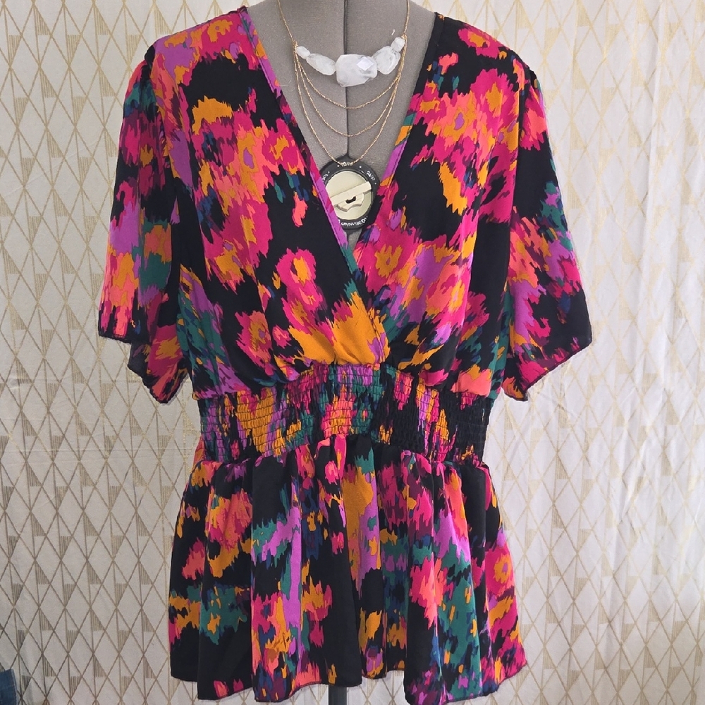 Women's V-Neck Smocked Waist Floral Print Top - Black/Magenta